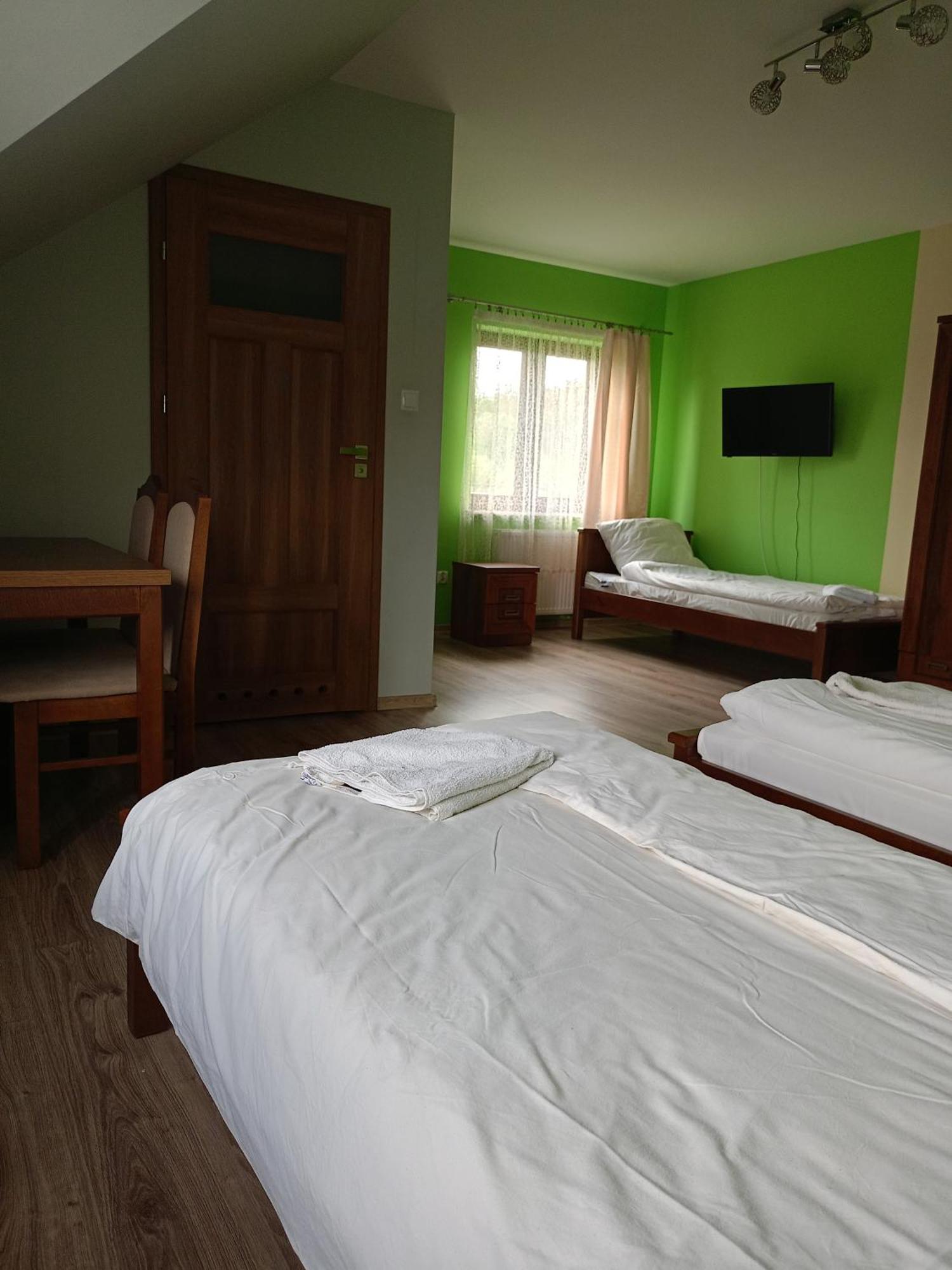 Gosciniec Na Stoku Pokoje 2,3,4 Osobowe, Cisza, Spokoj, Widok Na Stok Narciarski, Lasy, Laki Bobliwo Exterior photo